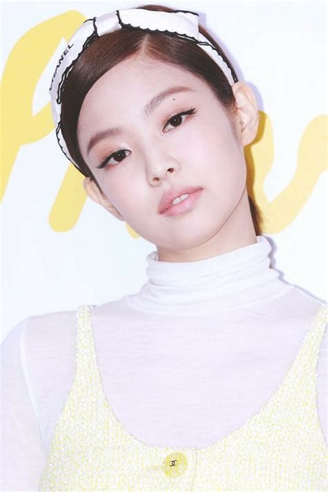 chanel headband jennie.